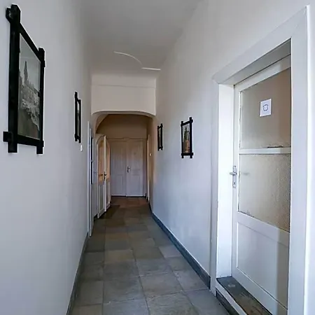 Rodinny Starkuv Dum *