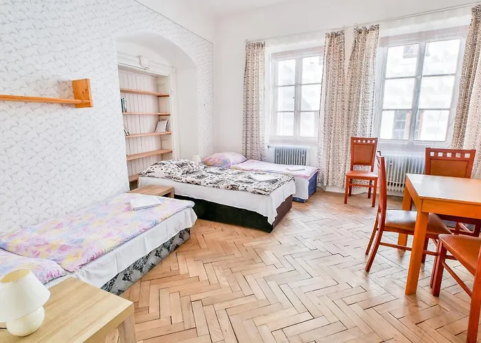Rodinný Stárkův Dům Hostel Tábor